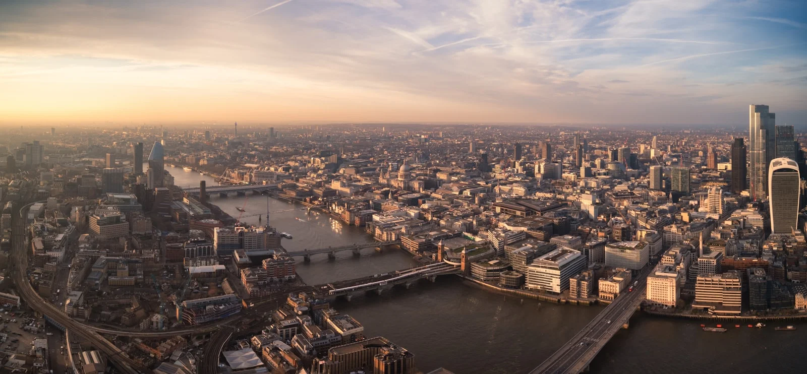 How to Choose a Surveyor in London: 2026 Guide for Buyers