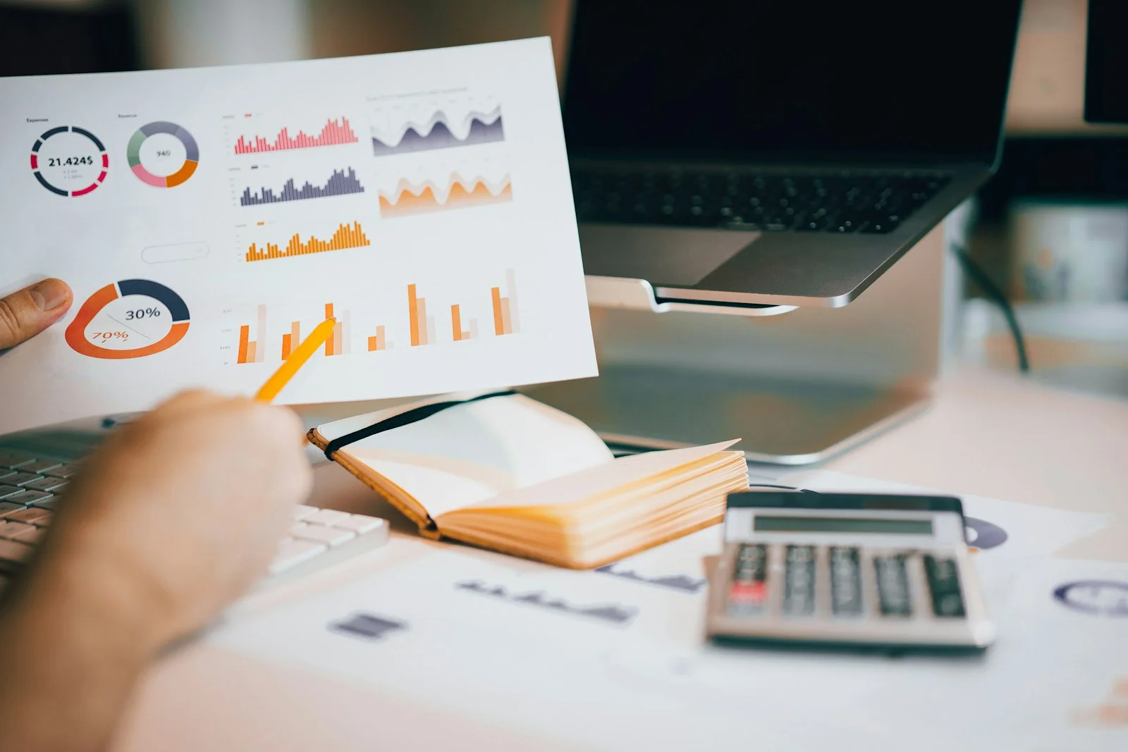How to Read a Valuation Report: Comprehensive Guide for UK Buyers 2026